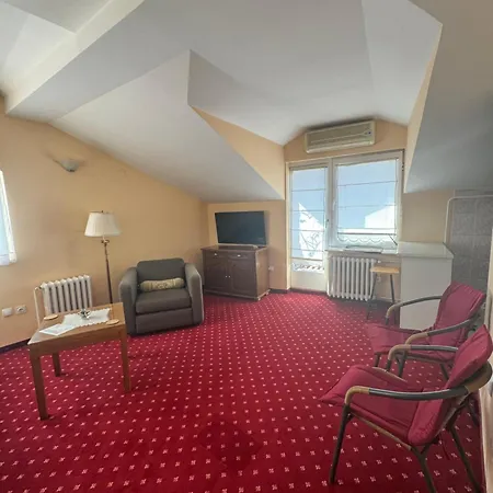 Ada Hotel